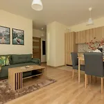 Apartamento Cosy Bialej Floty With Parking By Renters