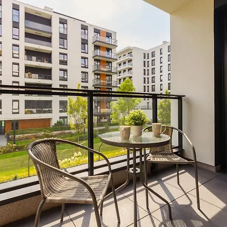 Cosy Bialej Floty With Parking By Renters Varşova