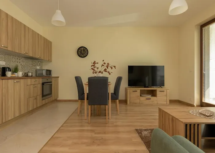 Cosy Bialej Floty With Parking By Renters Warsaw