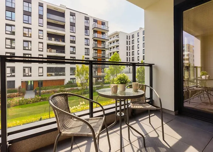 Cosy Bialej Floty With Parking By Renters Warsaw