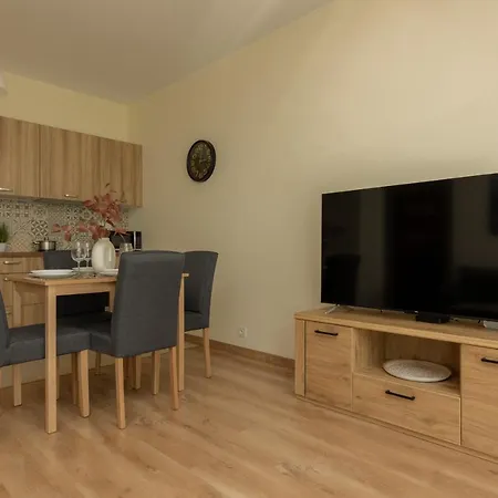 Διαμέρισμα Cosy Bialej Floty With Parking By Renters *