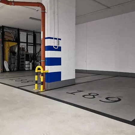 Διαμέρισμα Cosy Bialej Floty With Parking By Renters Βαρσοβία
