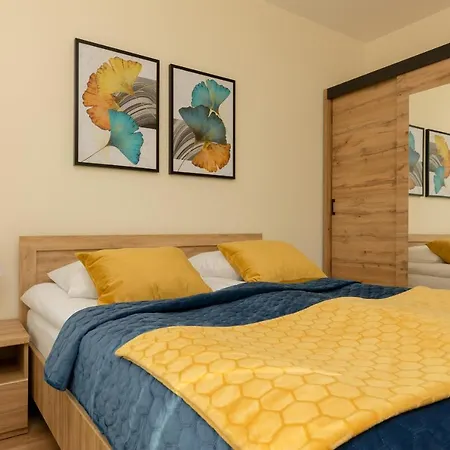 Cosy Bialej Floty With Parking By Renters *